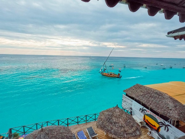 Langi Langi Beach Bungalows image 1