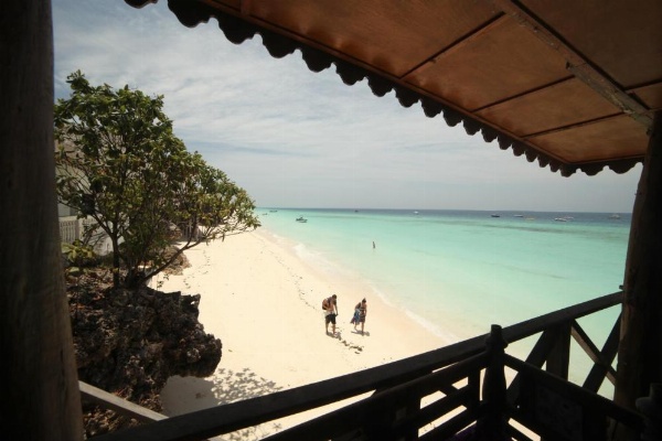 Langi Langi Beach Bungalows image 17