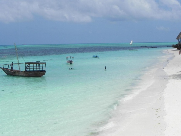 Langi Langi Beach Bungalows image 7